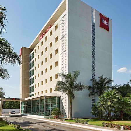 Ibis Mérida Buitenkant foto