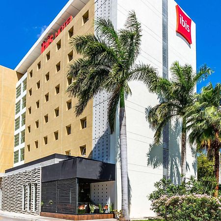 Ibis Mérida Buitenkant foto