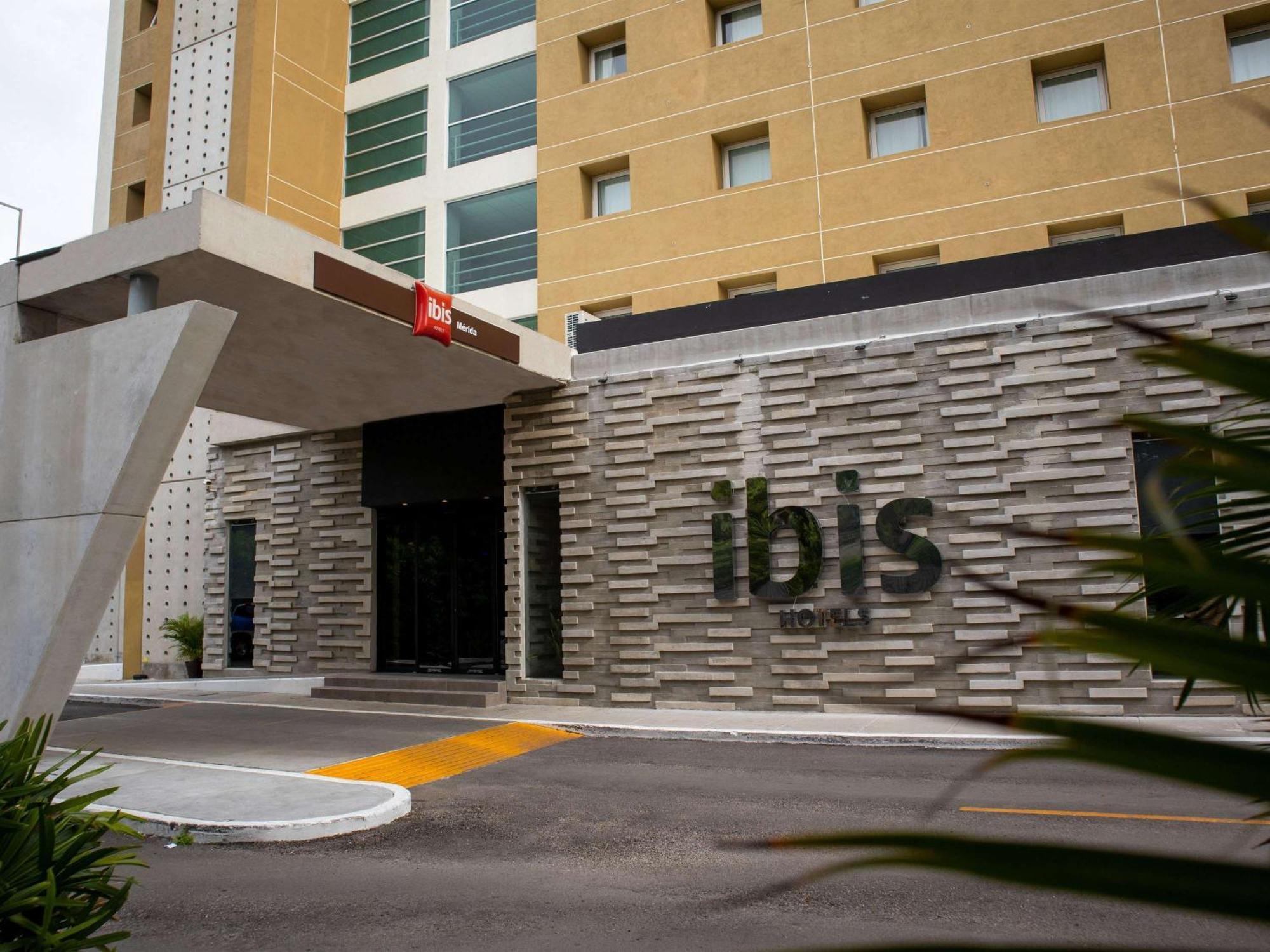 Ibis Mérida Buitenkant foto
